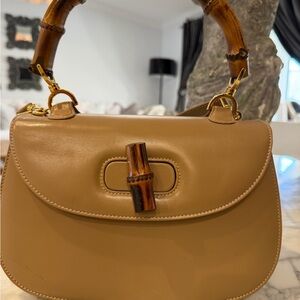 Gucci Structure Camel Leather Shoulder Bag - Vintage Classic